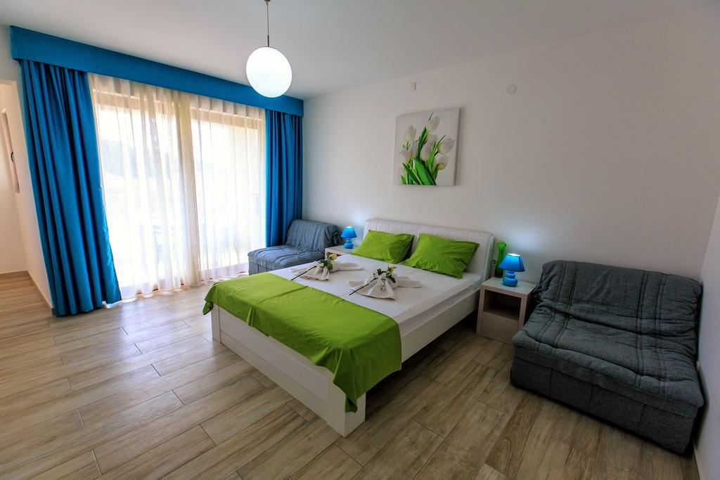 Apartments Matkovic Lux Sutomore Exterior photo