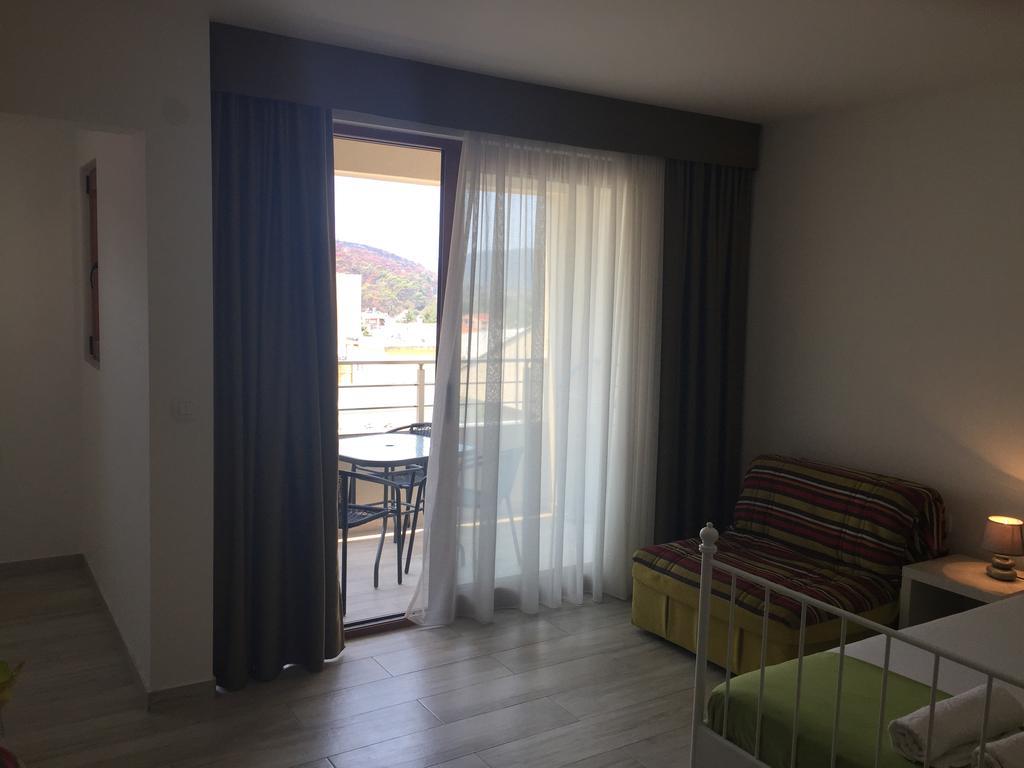Apartments Matkovic Lux Sutomore Exterior photo